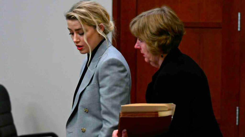 amber heard lawyer quits
