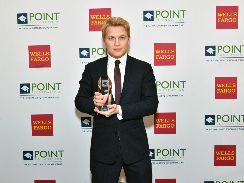 is ronan farrow gay