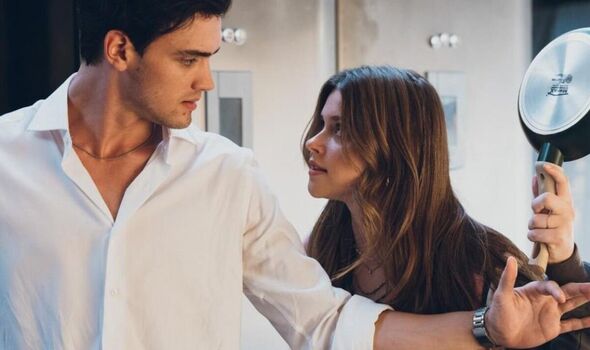 who is nicole wallace dating